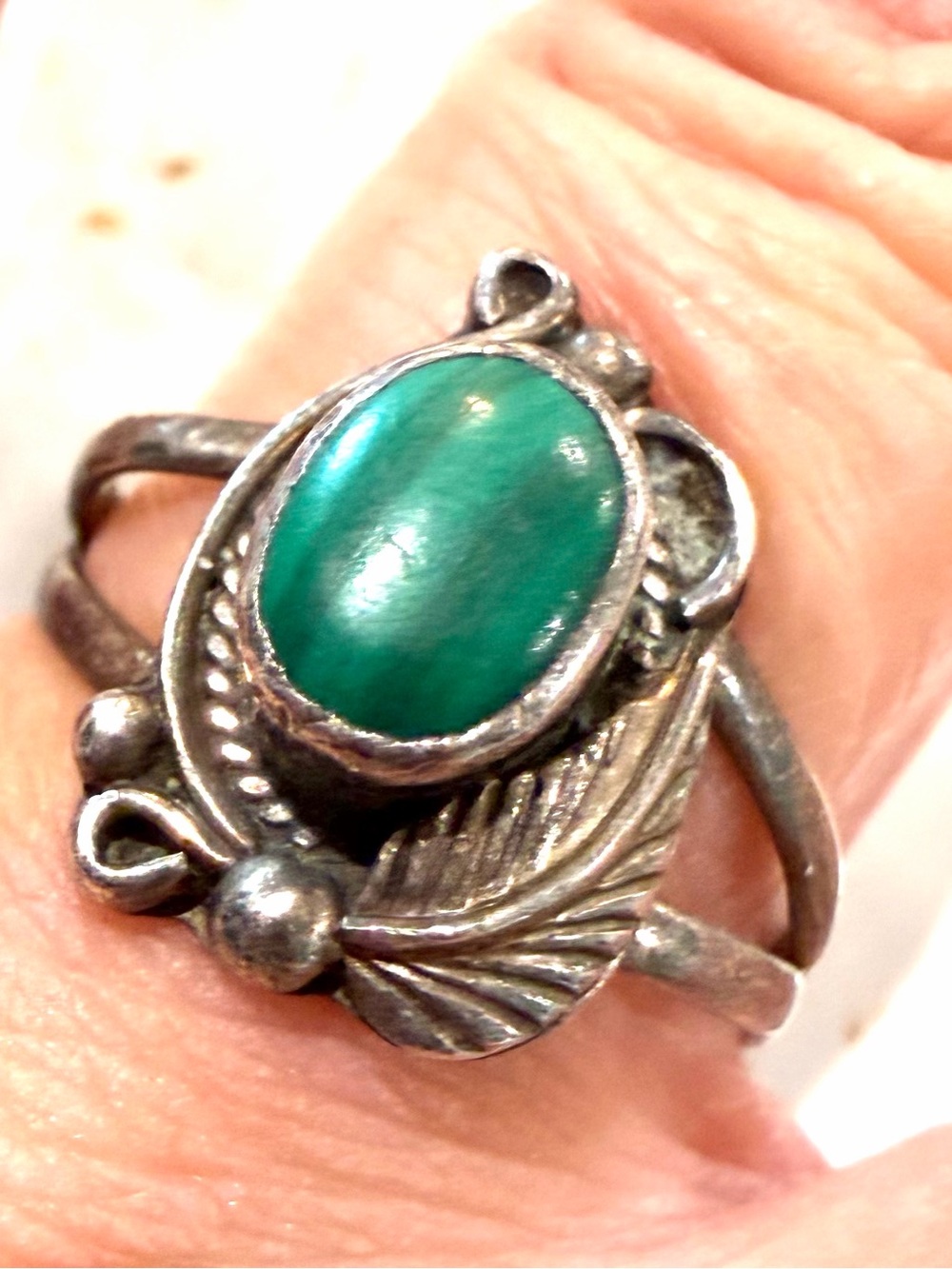 Vintage Navajo Sterling Silver Malachite Ring - Signed Henry
Clark HC - Size 6